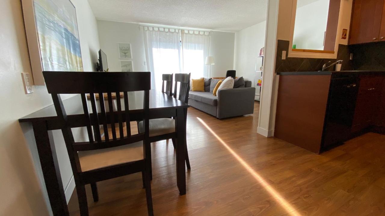 Cozy 2-Bedroom Condo Near Downtown, With Laundry, Parking, Balcony YYC Esterno foto